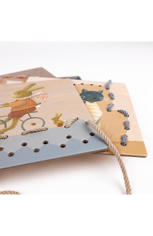 Planse de cusut cu siret, Egmont Toys