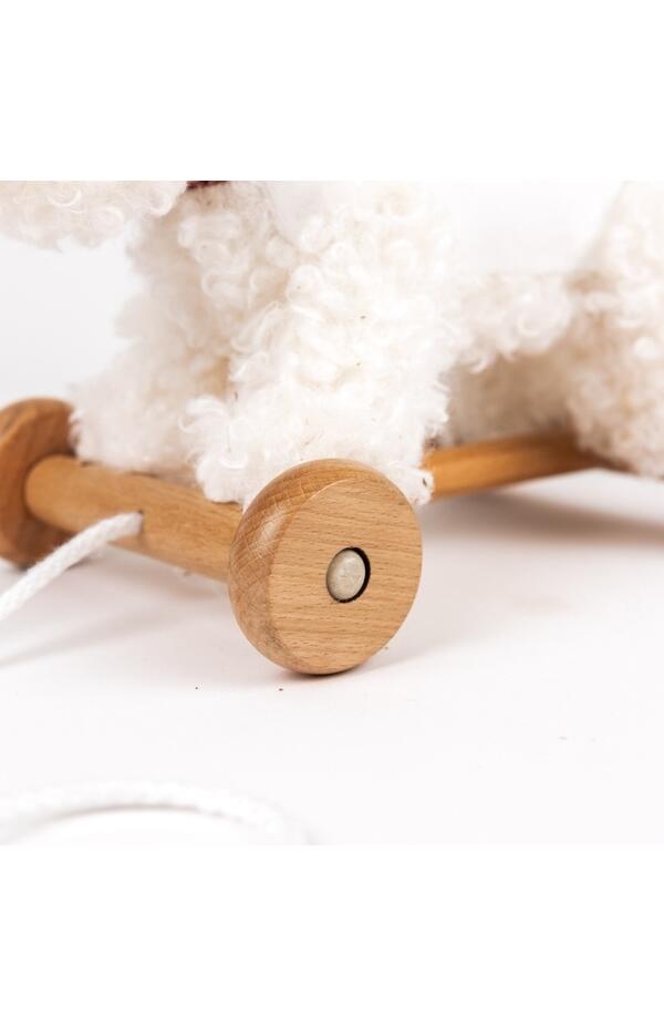 Jucarie de tras catelusa Lola, Egmont Toys