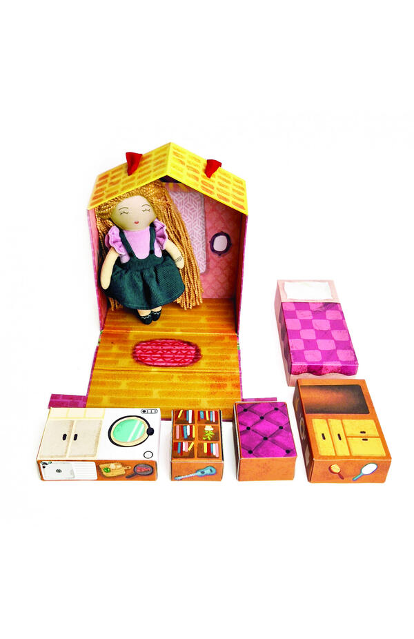 Papusa Anna cu casuta si accesorii, Svoora