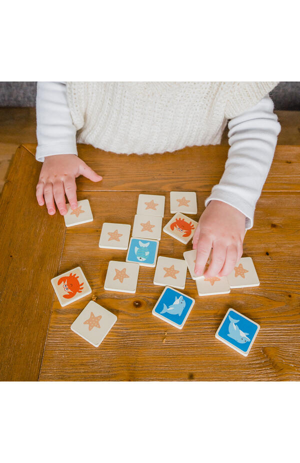 Joc de memorie din lemn cu vietatiile marii, Orange Tree Toys
